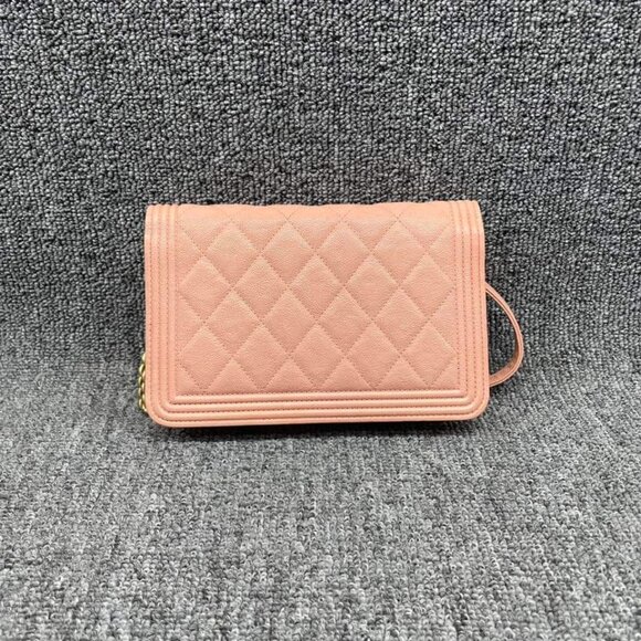 100% Authentic CHANEL Boy Leather Shoulder Bag - Picture 2 of 15